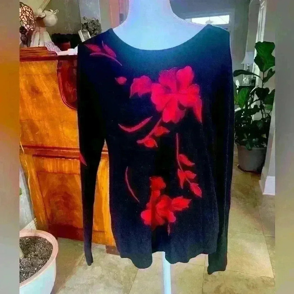 Cathy Daniel ladies Large sweater. Very good condition. Long sleeve super soft - Picture 2 of 6